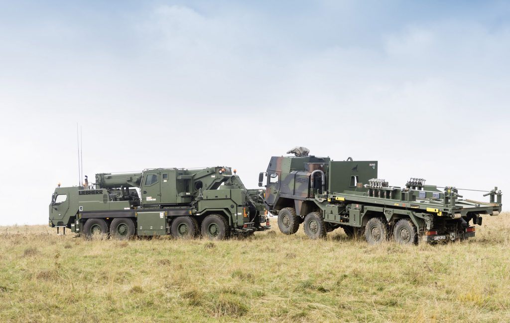 Erste geschützte Kranfahrzeuge an die Bundeswehr ausgeliefert