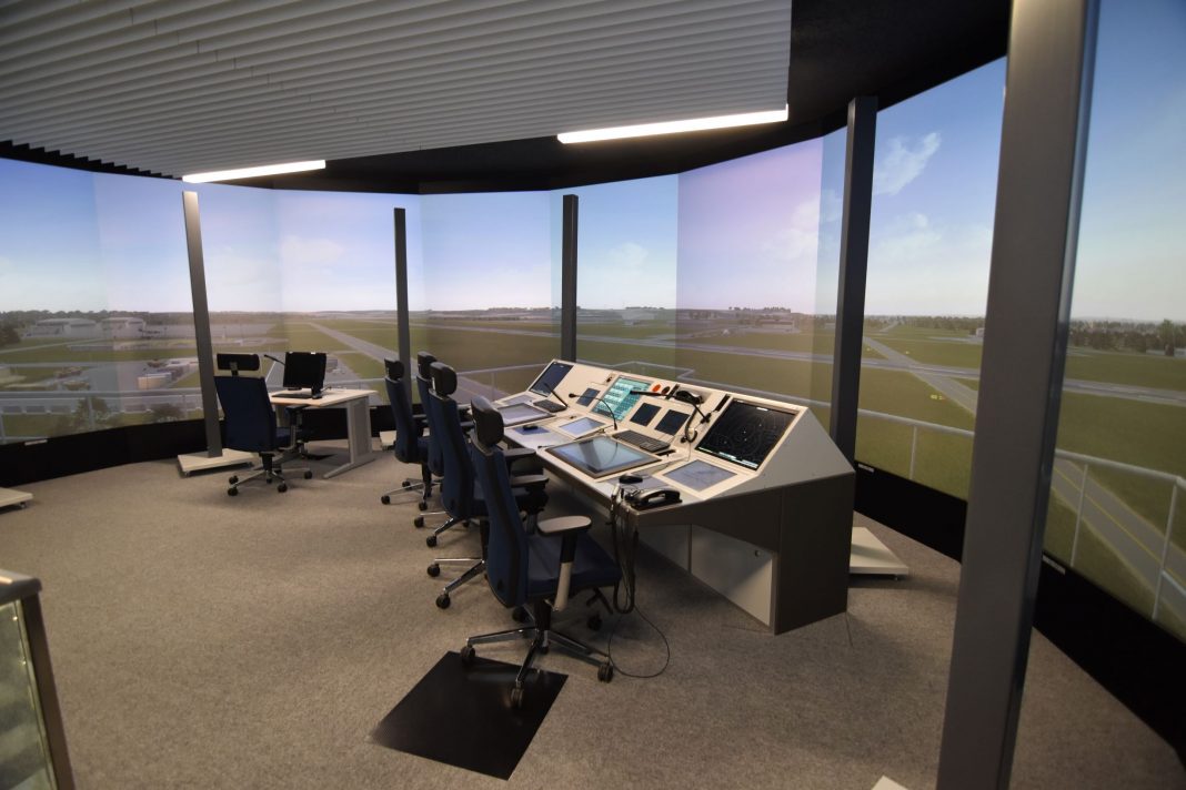 Herzstück des Seminarzentrums ist der 360-Grad-Towersimulator für die Ausbildung des Kontrollturmpersonals