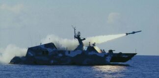 Ein chinesisches Schnellboot startet einen Antischiffs-Marschflugkörper. [Foto: MDAA]