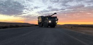Das israelische Artilleriesystem Sigma 155 von Elbit Systems besteht aus einem Lastkraftwagen, mit einer in einem fernbedienbaren Geschützturm verbauten 155mm-Kanonenhaubitze, mit automatischem Ladesystem. (Foto: Elbit Systems)